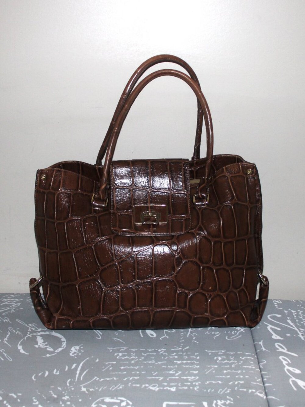 12A NICE LADIES ANTONIO MELANI BAG/BRIEFCASE - BROWN CROC EMBOSSED LEATHER